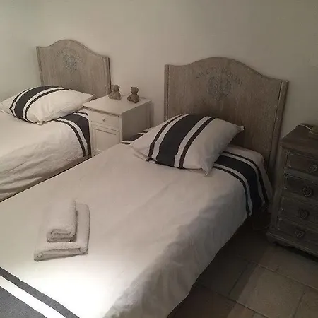 Mas Des Limites Bed & Breakfast Rognonas